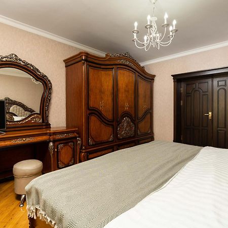 Роскошная Квартира Для Гостей Tashkent Ngoại thất bức ảnh